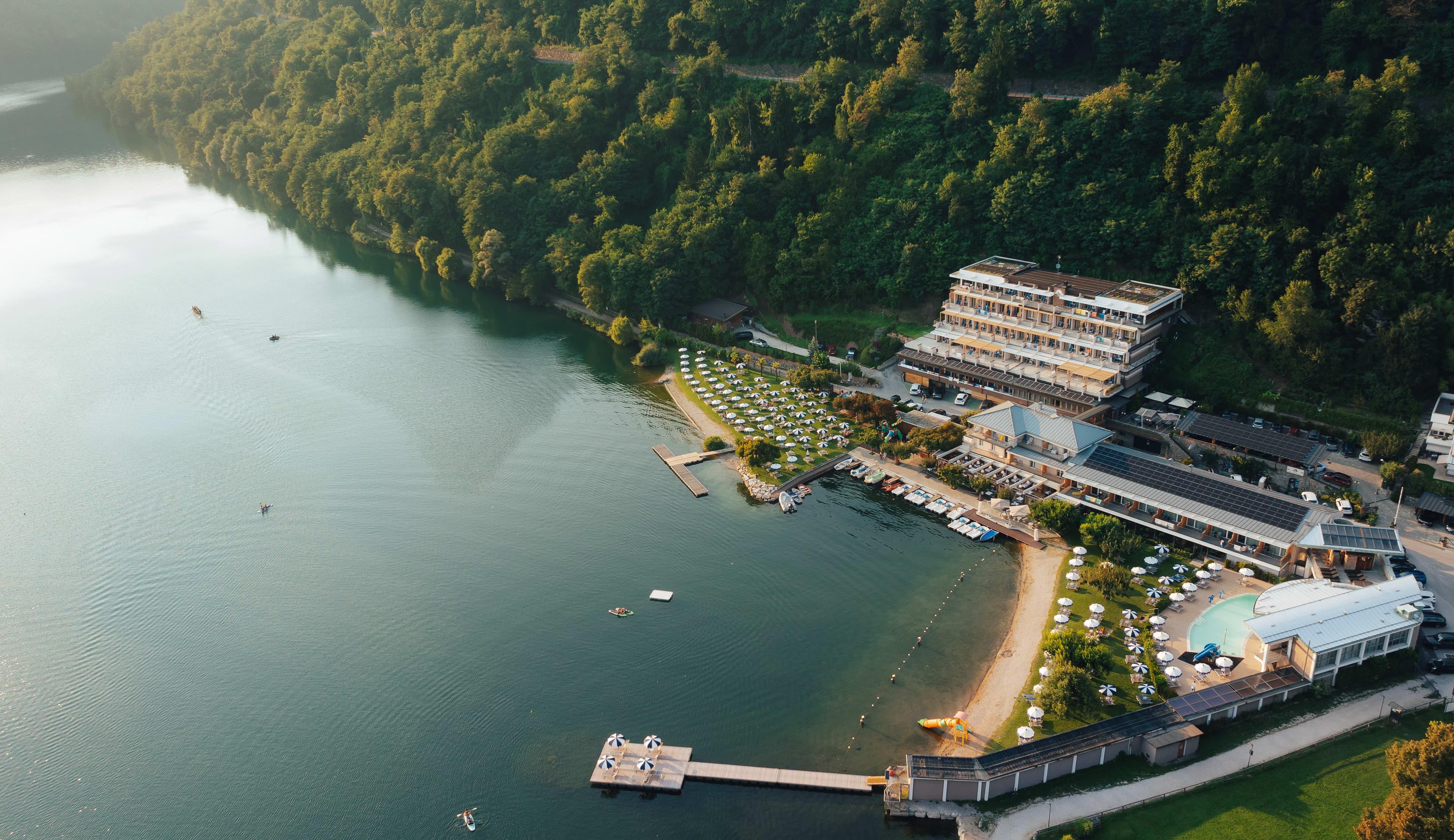 Hotel Dulac - Social Strategy Social Media project by Lares Studio